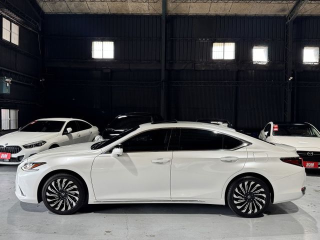 2.0汽油 新型小改款 天窗 I-KEY ACC 盲點 摸門 雙電動電熱椅 18圈 快撥  CARPLAY  第3張相片
