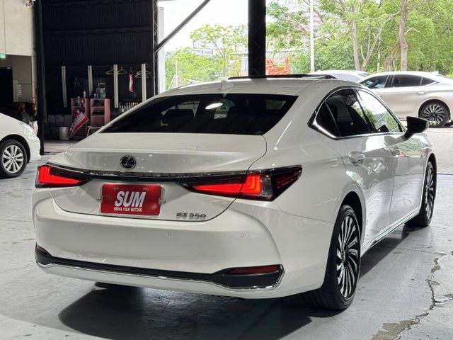 2.0汽油 新型小改款 天窗 I-KEY ACC 盲點 摸門 雙電動電熱椅 18圈 快撥  CARPLAY  第7張相片