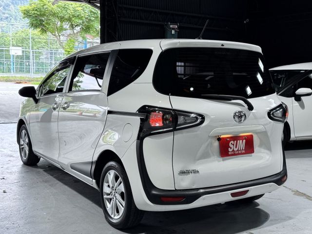 1.5 五人座 新型小改款 雙側滑門 I-KEY 摸門 雙安 導航 顯影 藍芽 行車器 15圈 ABS 九成新胎  第7張相片
