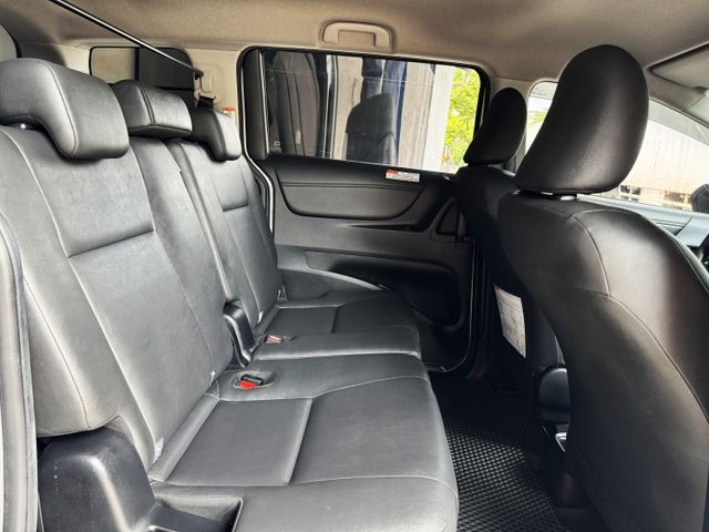 1.5 五人座 新型小改款 雙側滑門 I-KEY 摸門 雙安 導航 顯影 藍芽 行車器 15圈 ABS 九成新胎  第12張相片