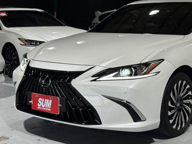 2.0汽油 新型小改款 天窗 I-KEY ACC 12安 環景 車偏 盲點 摸門 行車器 氣氛燈 電動電熱椅  第5張相片