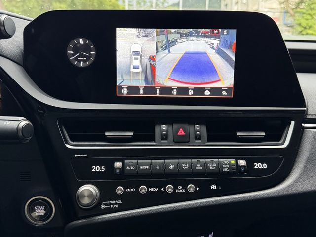 2.0汽油 新型小改款 天窗 I-KEY ACC 12安 環景 車偏 盲點 摸門 行車器 氣氛燈 電動電熱椅  第12張相片
