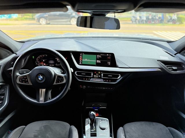 1.5渦輪 總代理 M-SPORT 空套 ACC I-KEY 8安 導航 顯影 盲點 摸門 I-KEY 定速  第2張相片