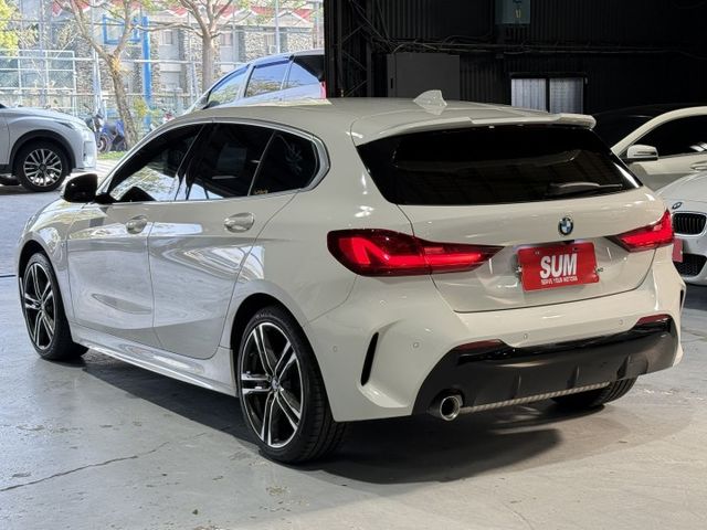1.5渦輪 總代理 M-SPORT 空套 ACC I-KEY 8安 導航 顯影 盲點 摸門 I-KEY 定速  第7張相片