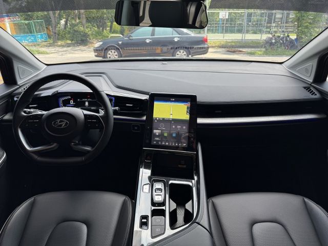 1.5 VIP版 GLT-B 渦輪 全景天窗 ACC 電動尾門 四座電動及冷熱座椅 盲點 環景 I-KEY  第2張相片
