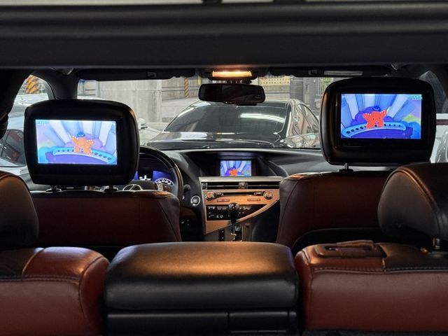 2.7 特仕版 限量40台 空力套件 天窗 電尾門 三台電視 數位 導航 顯影 雙電動座椅 記憶椅 雙色內裝 I-KEY  第7張相片