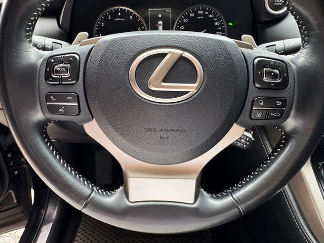 2.0汽油 豪華旗艦 天窗 電尾門 電動椅 ACC I-KEY 摸門 9安 雙電熱椅 盲點 方控 快撥 顯影  第13張相片