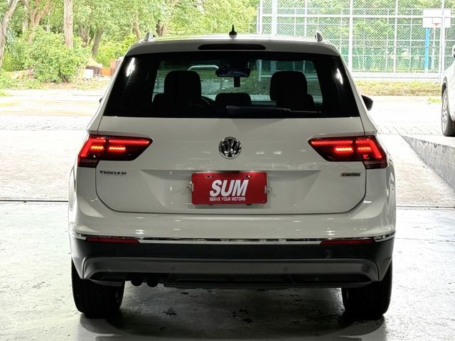 2.0渦輪 330 HL版 4WD 空套 7安 腳踢尾門 數位儀錶 ACC 環景 雙電動記憶座椅 盲點 導航 I-KEY  第5張相片