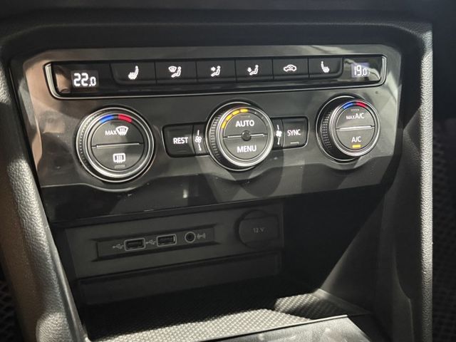 2.0渦輪 330 HL版 4WD 空套 7安 腳踢尾門 數位儀錶 ACC 環景 雙電動記憶座椅 盲點 導航 I-KEY  第13張相片