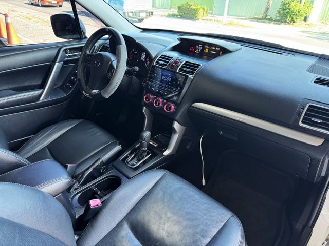 2.0 XTP 4WD 渦輪 天窗 電尾門 I-KEY 240P 7安 摸門 安卓機 18圈 導航 顯影 電動電熱椅  第12張相片