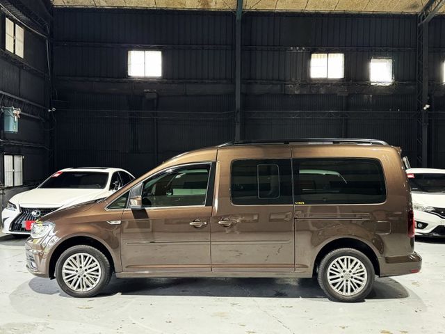 2.0 TDI 柴油渦輪 大七人座 電動滑門 二三椅快拆 6安 方控 LED日行燈 車道維持 定速 魚眼HID  第3張相片