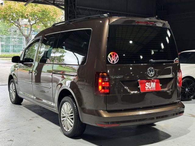 2.0 TDI 柴油渦輪 大七人座 電動滑門 二三椅快拆 6安 方控 LED日行燈 車道維持 定速 魚眼HID  第6張相片