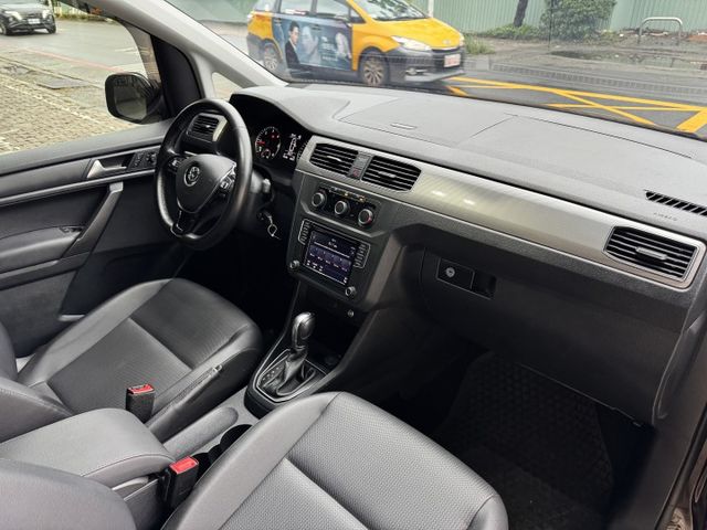 2.0 TDI 柴油渦輪 大七人座 電動滑門 二三椅快拆 6安 方控 LED日行燈 車道維持 定速 魚眼HID  第8張相片