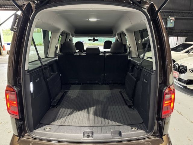 2.0 TDI 柴油渦輪 大七人座 電動滑門 二三椅快拆 6安 方控 LED日行燈 車道維持 定速 魚眼HID  第12張相片