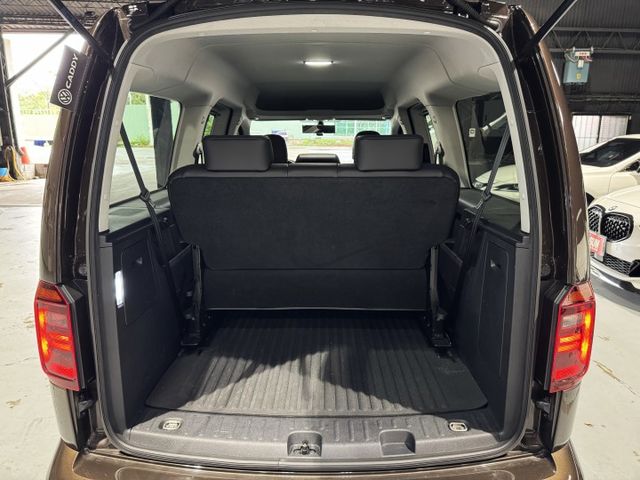 2.0 TDI 柴油渦輪 大七人座 電動滑門 二三椅快拆 6安 方控 LED日行燈 車道維持 定速 魚眼HID  第13張相片