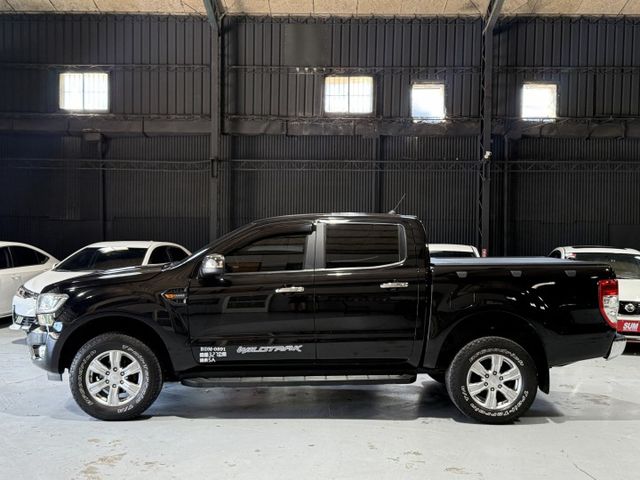 2.0 渦輪 4WD 全能版雙廂 霸氣水箱罩 後拉版 前後行車器 定速 魚眼 CarPlay 方控 胎壓 車偏  第3張相片