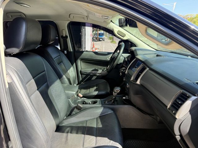 2.0 渦輪 4WD 全能版雙廂 霸氣水箱罩 後拉版 前後行車器 定速 魚眼 CarPlay 方控 胎壓 車偏  第12張相片