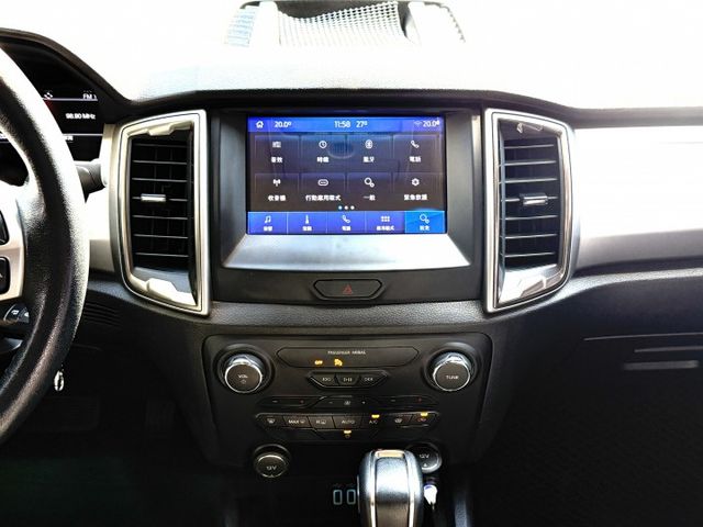 2.0 渦輪 4WD 全能版雙廂 霸氣水箱罩 後拉版 前後行車器 定速 魚眼 CarPlay 方控 胎壓 車偏  第14張相片