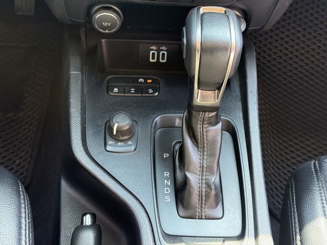 2.0 渦輪 4WD 全能版雙廂 霸氣水箱罩 後拉版 前後行車器 定速 魚眼 CarPlay 方控 胎壓 車偏  第15張相片