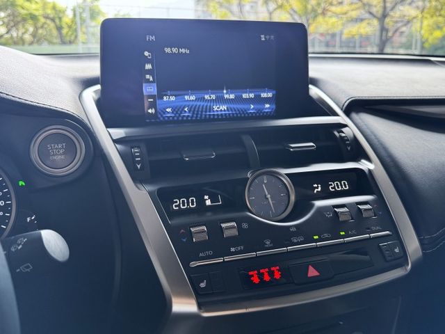 菁英PLUS 2.0汽油 ACC 電動椅 9安 電尾門 I-KEY 盲點 摸門 顯影 17圈 LED日行燈  第11張相片