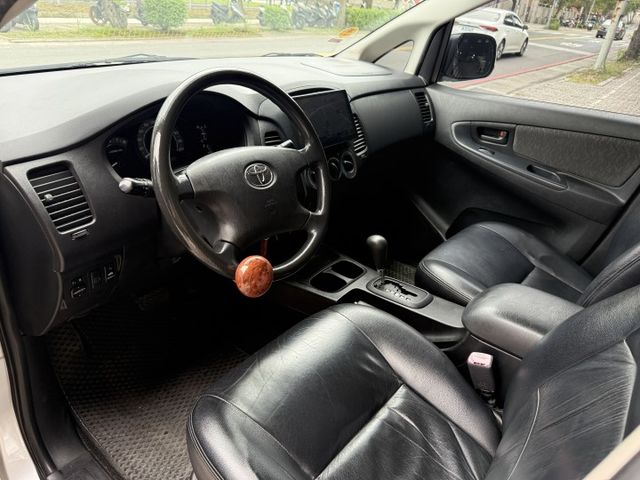 2.0雙安 自排 後出風口 導航 顯影 行車紀錄器 15吋鋁圈 皮椅 藍芽 倒車雷達 大安卓機 九成新輪胎 按時保養  第8張相片