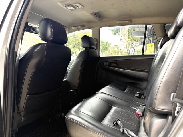 2.0雙安 自排 後出風口 導航 顯影 行車紀錄器 15吋鋁圈 皮椅 藍芽 倒車雷達 大安卓機 九成新輪胎 按時保養  第9張相片