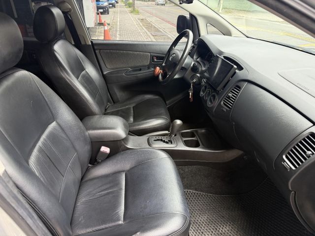 2.0雙安 自排 後出風口 導航 顯影 行車紀錄器 15吋鋁圈 皮椅 藍芽 倒車雷達 大安卓機 九成新輪胎 按時保養  第10張相片