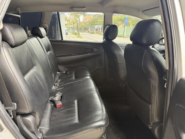 2.0雙安 自排 後出風口 導航 顯影 行車紀錄器 15吋鋁圈 皮椅 藍芽 倒車雷達 大安卓機 九成新輪胎 按時保養  第11張相片