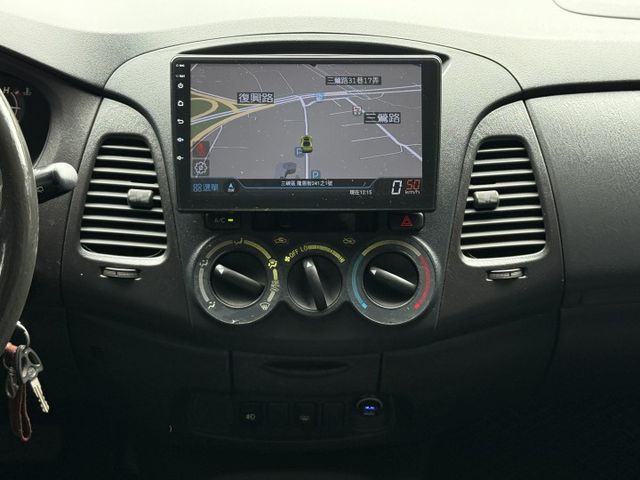 2.0雙安 自排 後出風口 導航 顯影 行車紀錄器 15吋鋁圈 皮椅 藍芽 倒車雷達 大安卓機 九成新輪胎 按時保養  第12張相片