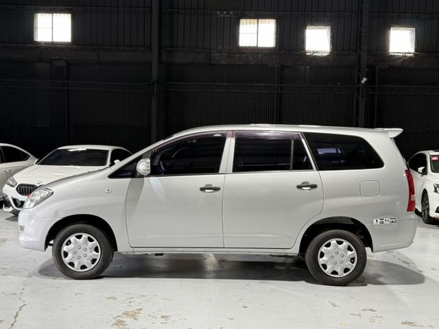 2.0 J版 雙安 自排 自用小客貨 後照鏡方向指示燈 倒車雷達 可調式大燈 九成新輪胎  第3張相片