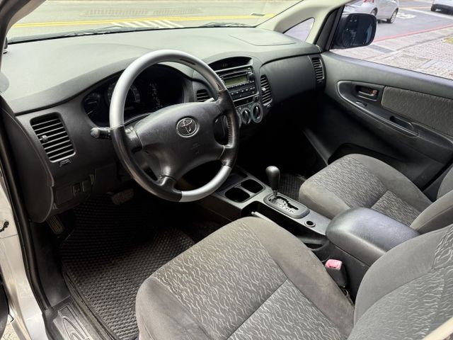 2.0 J版 雙安 自排 自用小客貨 後照鏡方向指示燈 倒車雷達 可調式大燈 九成新輪胎  第8張相片