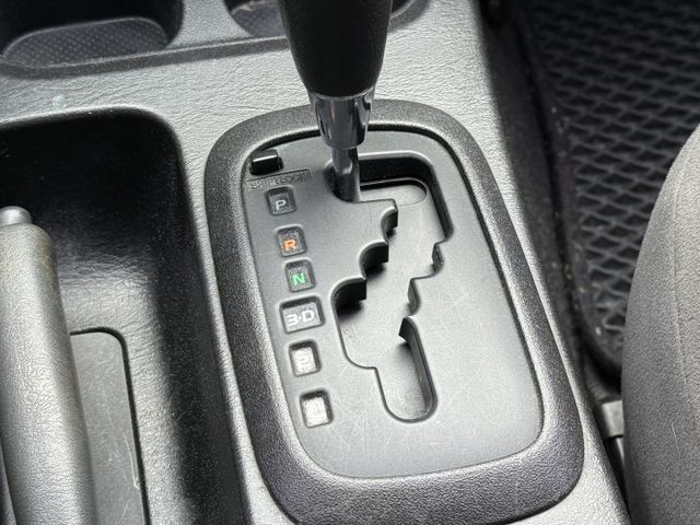 2.0 J版 雙安 自排 自用小客貨 後照鏡方向指示燈 倒車雷達 可調式大燈 九成新輪胎  第15張相片