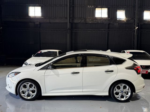 2.0五門 頂級運動版 空套 天窗 4安 停車輔助 大安卓機 導航 顯影 前後行車 前後日行燈 恆溫 定速  第3張相片