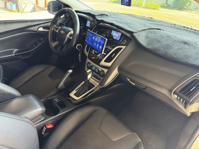 2.0五門 頂級運動版 空套 天窗 4安 停車輔助 大安卓機 導航 顯影 前後行車 前後日行燈 恆溫 定速  第13張相片