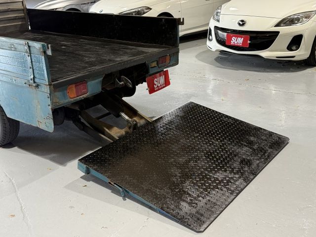 1.2  手排 貨車版 電動尾門 大片尾門 搖控昇降機 白鐵後斗 防撞桿 按時保養 室內車庫車  第9張相片