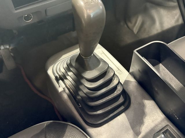 1.2  手排 貨車版 電動尾門 大片尾門 搖控昇降機 白鐵後斗 防撞桿 按時保養 室內車庫車  第15張相片