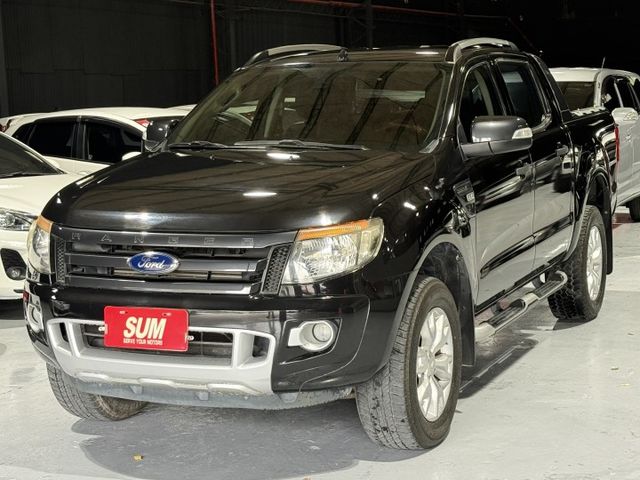 3.2 渦輪 4WD 6安 定速 方控 側踏板 行李架 電動座椅ABS 恆溫  循跡 皮椅 18吋鋁圈 黑內裝  第1張相片