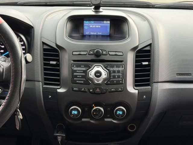 3.2 渦輪 4WD 6安 定速 方控 側踏板 行李架 電動座椅ABS 恆溫  循跡 皮椅 18吋鋁圈 黑內裝  第14張相片