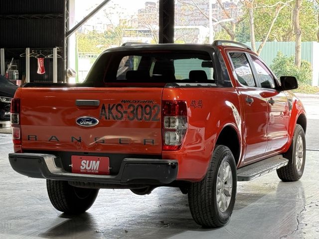 3.2 渦輪 4WD 6安 方控 定速 導航 循跡 恆溫 電動座椅 行車紀錄器 側踏板 車頂架 黑內裝 安卓機  第7張相片