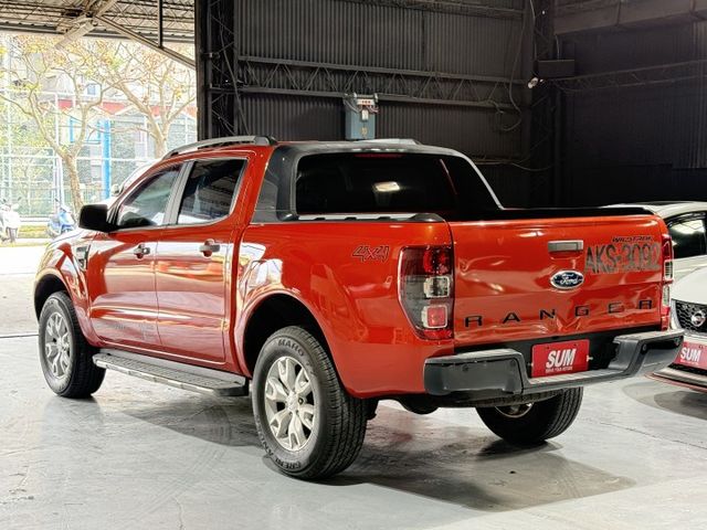 3.2 渦輪 4WD 6安 方控 定速 導航 循跡 恆溫 電動座椅 行車紀錄器 側踏板 車頂架 黑內裝 安卓機  第17張相片