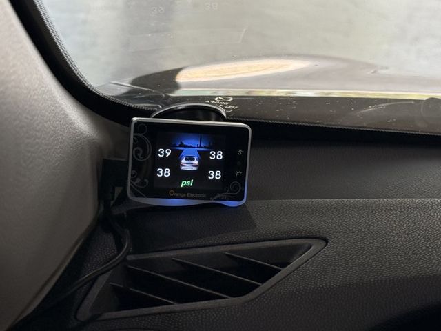 2.0 四門 定速 雙安 天窗 行車紀錄器 大安卓機 導航 顯影 方控 快撥 胎壓 16圈 魚眼 九成新輪胎 按時保養  第15張相片