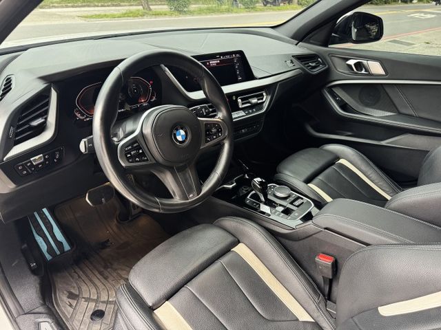 1.5渦輪 M版總代理 稀有特仕版 全車空套 雙色賽車椅 雙色18圈 5AT ACC 電尾門 8安 雙電動椅  第8張相片