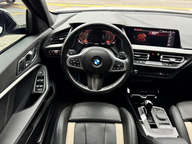 1.5渦輪 M版總代理 稀有特仕版 全車空套 雙色賽車椅 雙色18圈 5AT ACC 電尾門 8安 雙電動椅  第11張相片