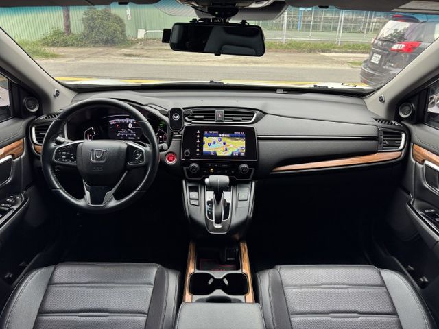 1.5渦輪 旗艦S版 空套 全景 雙出管 側踏板 ACC 電尾門 I-KEY 摸門 8安 導航 顯影 盲點 方控  第2張相片