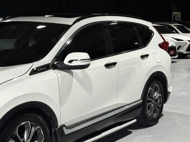 1.5渦輪 旗艦S版 空套 全景 雙出管 側踏板 ACC 電尾門 I-KEY 摸門 8安 導航 顯影 盲點 方控  第6張相片