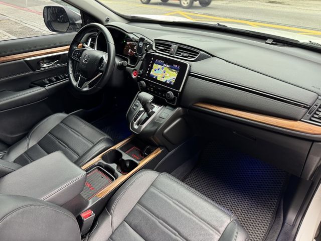 1.5渦輪 旗艦S版 空套 全景 雙出管 側踏板 ACC 電尾門 I-KEY 摸門 8安 導航 顯影 盲點 方控  第8張相片