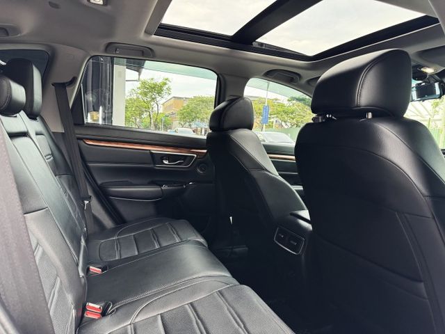 1.5渦輪 旗艦S版 空套 全景 雙出管 側踏板 ACC 電尾門 I-KEY 摸門 8安 導航 顯影 盲點 方控  第9張相片