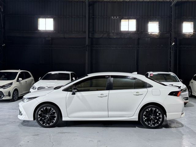 1.8汽油 GR X版 ACC 空套 9安 盲點 I-KEY 摸門 液晶儀錶 導航 顯影 卡不累 雙色皮椅 鴨尾  第3張相片