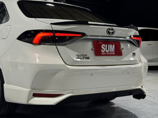 1.8汽油 GR X版 ACC 空套 9安 盲點 I-KEY 摸門 液晶儀錶 導航 顯影 卡不累 雙色皮椅 鴨尾  第7張相片