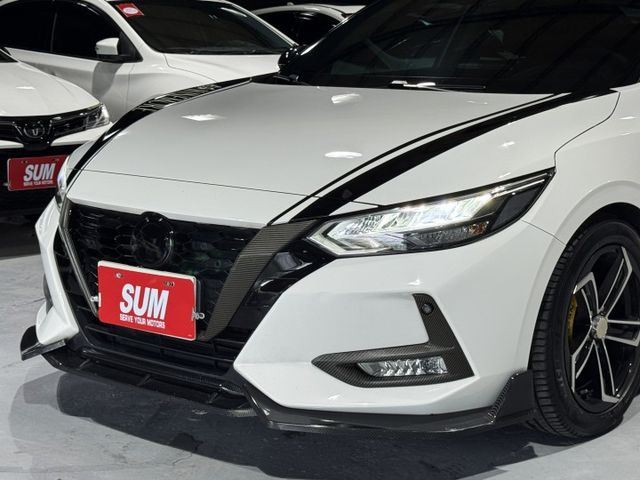 1.6GS 尊爵智駕版 遙控啟動 全車空套 鴨尾 四出管 鋁圈 卡鉗 ACC 環景 導航 卡夢飾板 摸門  第5張相片